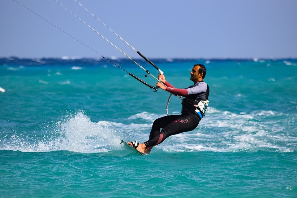 Bien choisir son école pour progresser rapidement au kitesurf